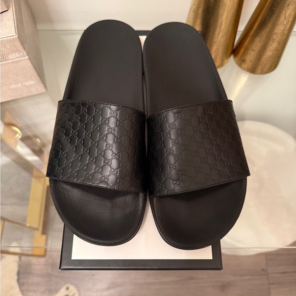 Gucci Embossed Black Women’s Sandals - Picture 8 of 9
